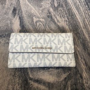 Micheal Kors Wallet